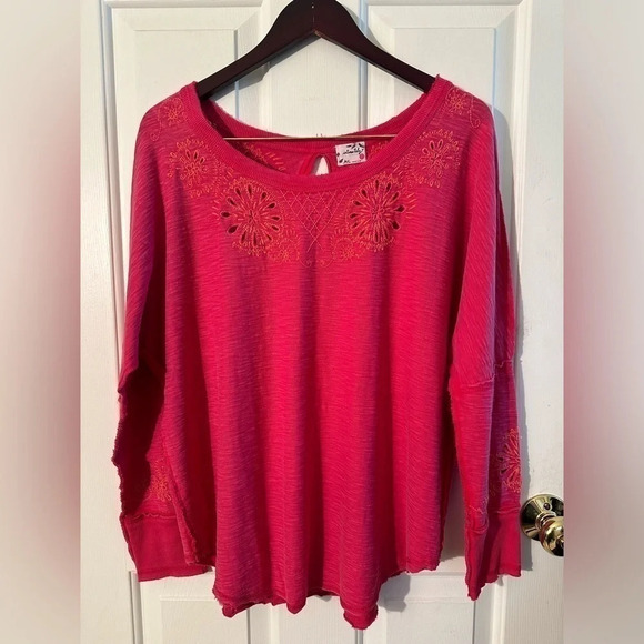 FREE PEOPLE Intimately SMALL Pink Embroidered Oversized Backless Cut Out Raw Hem - Picture 2 of 11